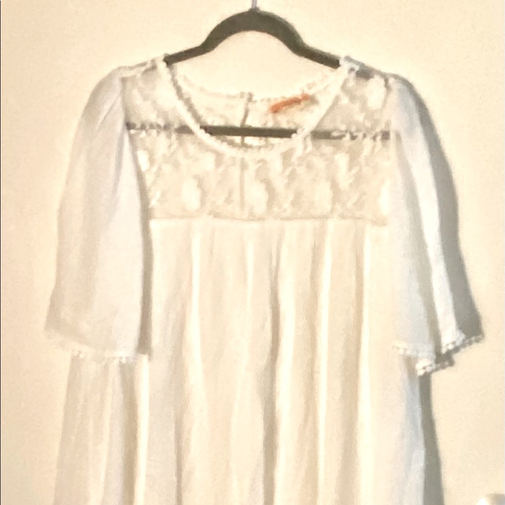 Cotton white dress with lace insert